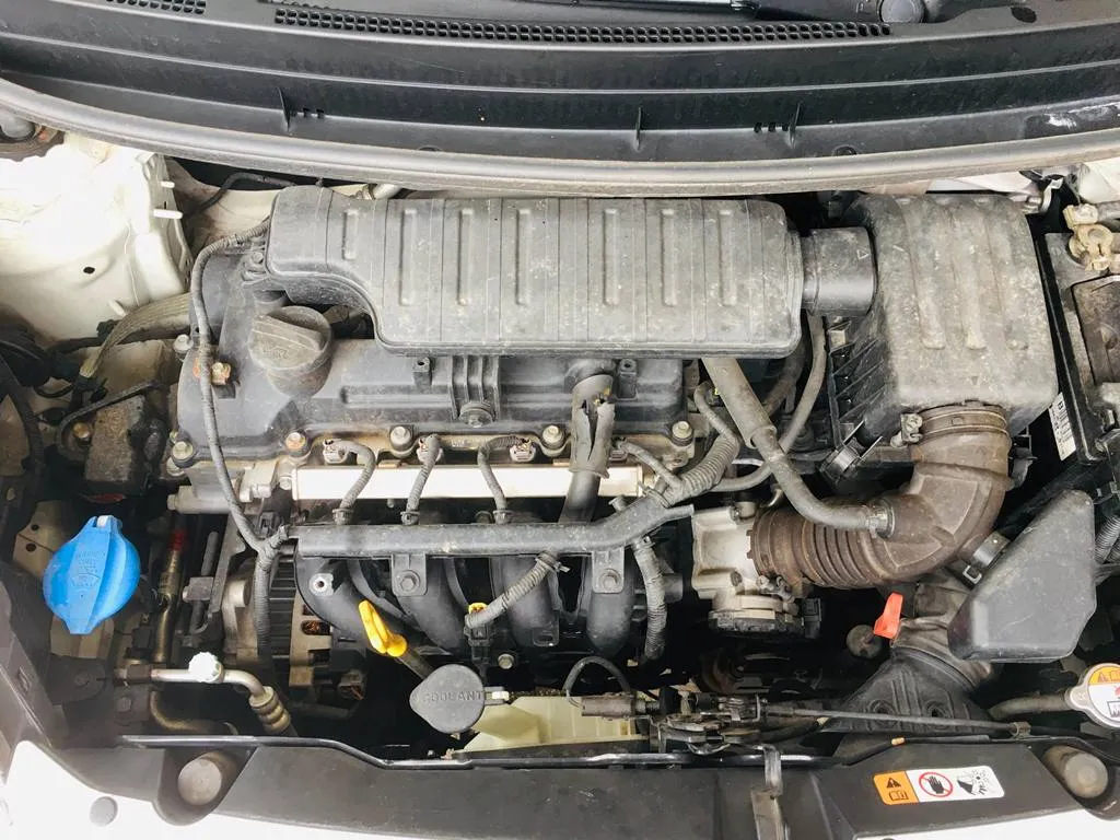 ve-sinh-khoang-may-oto